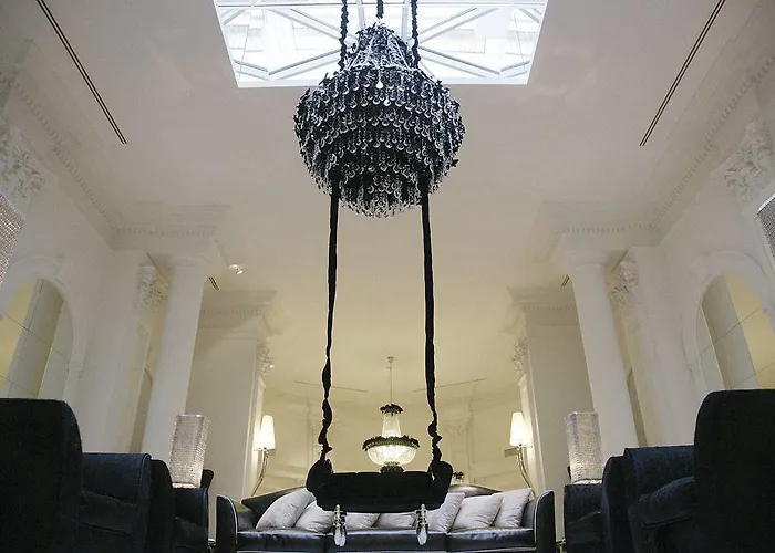 Leon's Place In Otel